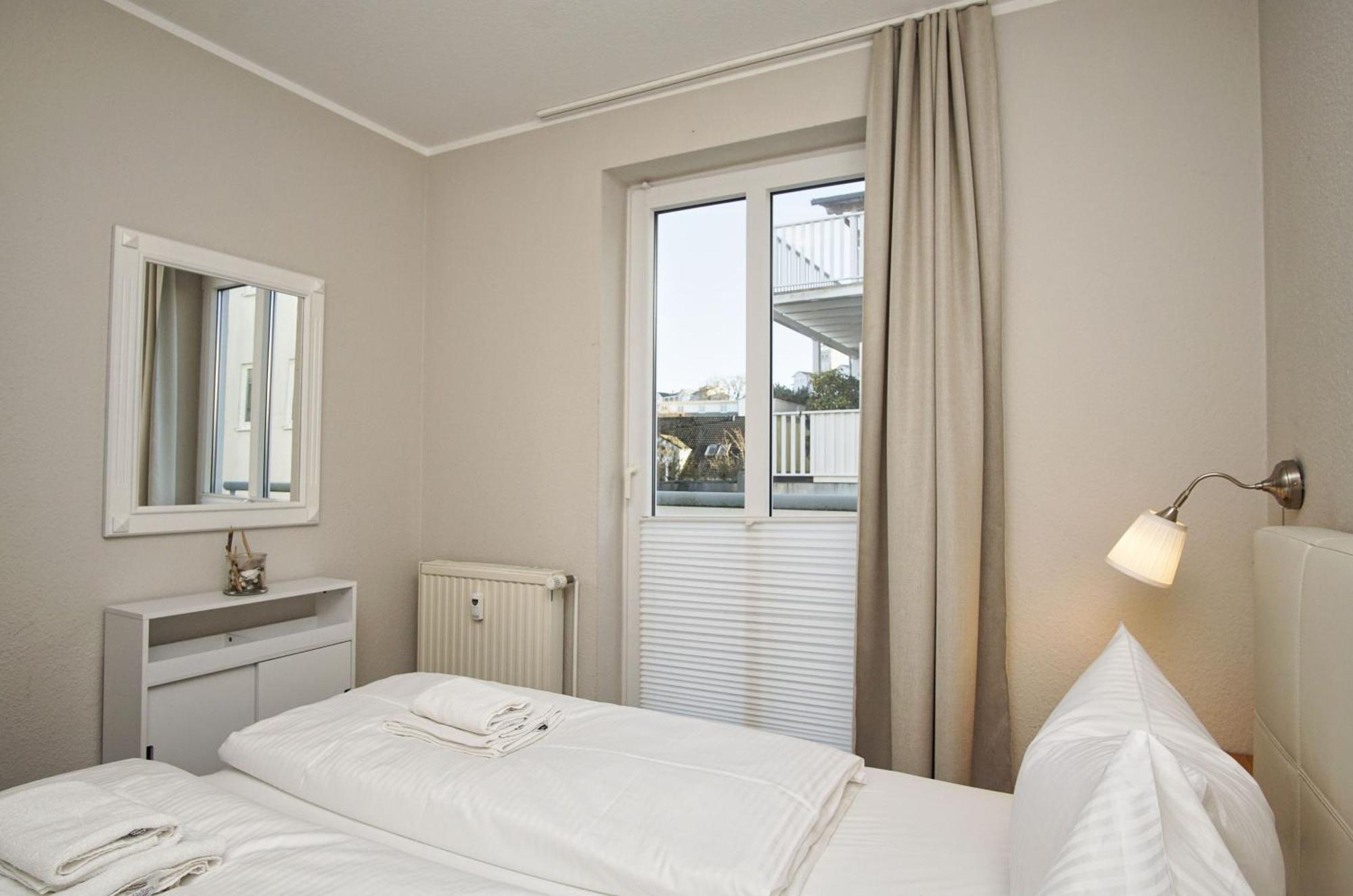 Zentrale Fewo Mit Balkon, Gratis Nutzung Vom Ahoi Erlebnisbad Und Sauna In Sellin - Villa Buskam Fewo 27 ゲーレン エクステリア 写真
