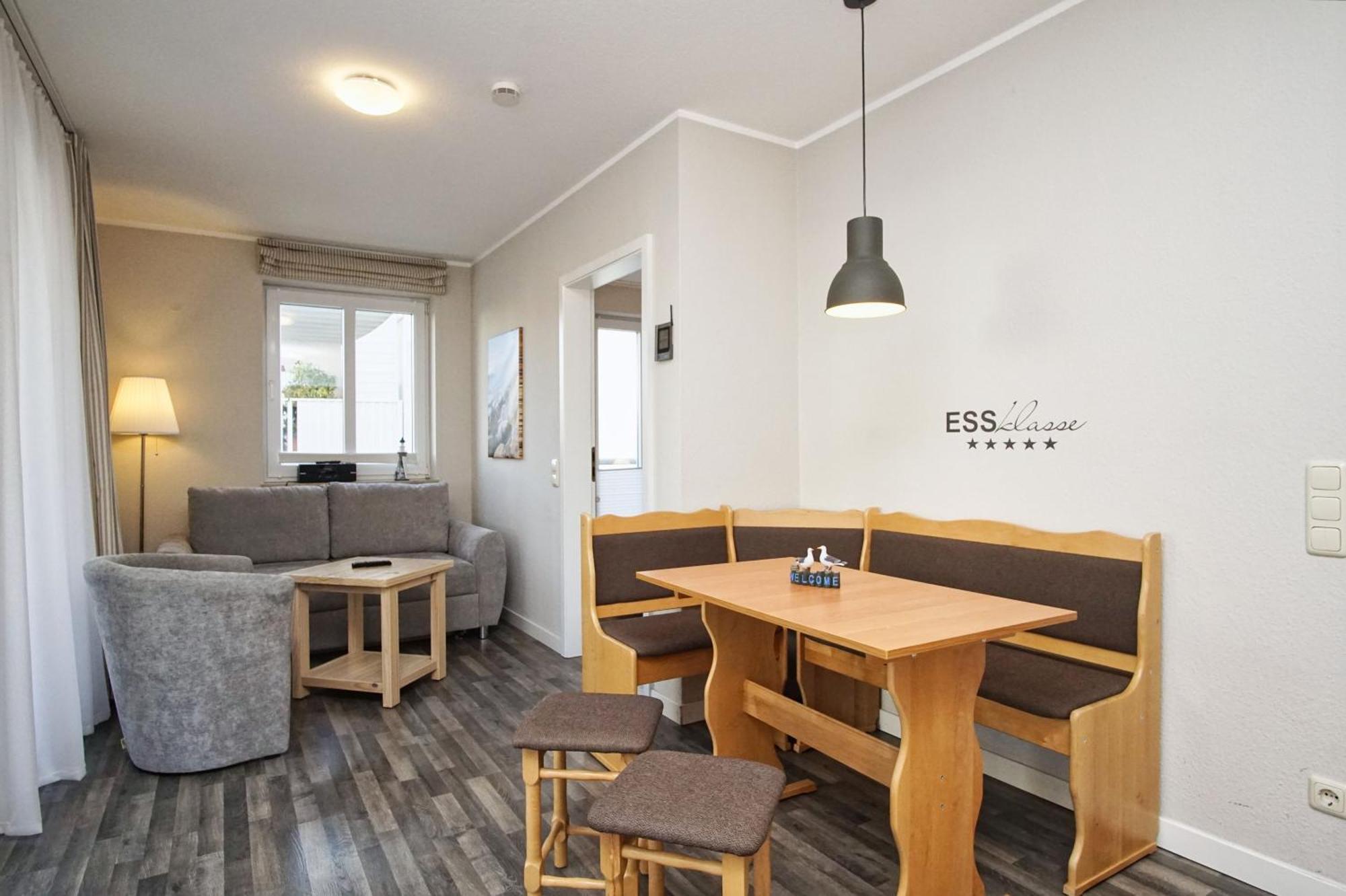 Zentrale Fewo Mit Balkon, Gratis Nutzung Vom Ahoi Erlebnisbad Und Sauna In Sellin - Villa Buskam Fewo 27 ゲーレン エクステリア 写真
