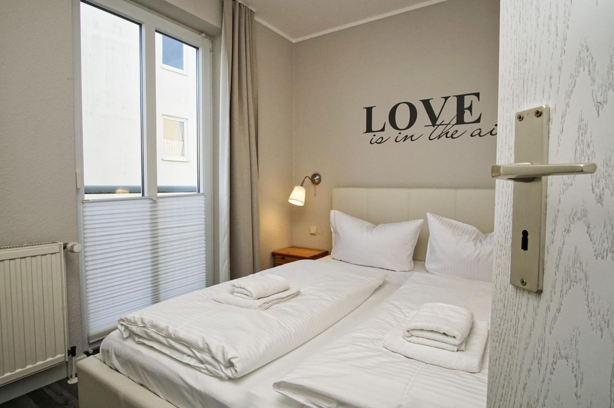 Zentrale Fewo Mit Balkon, Gratis Nutzung Vom Ahoi Erlebnisbad Und Sauna In Sellin - Villa Buskam Fewo 27 ゲーレン エクステリア 写真
