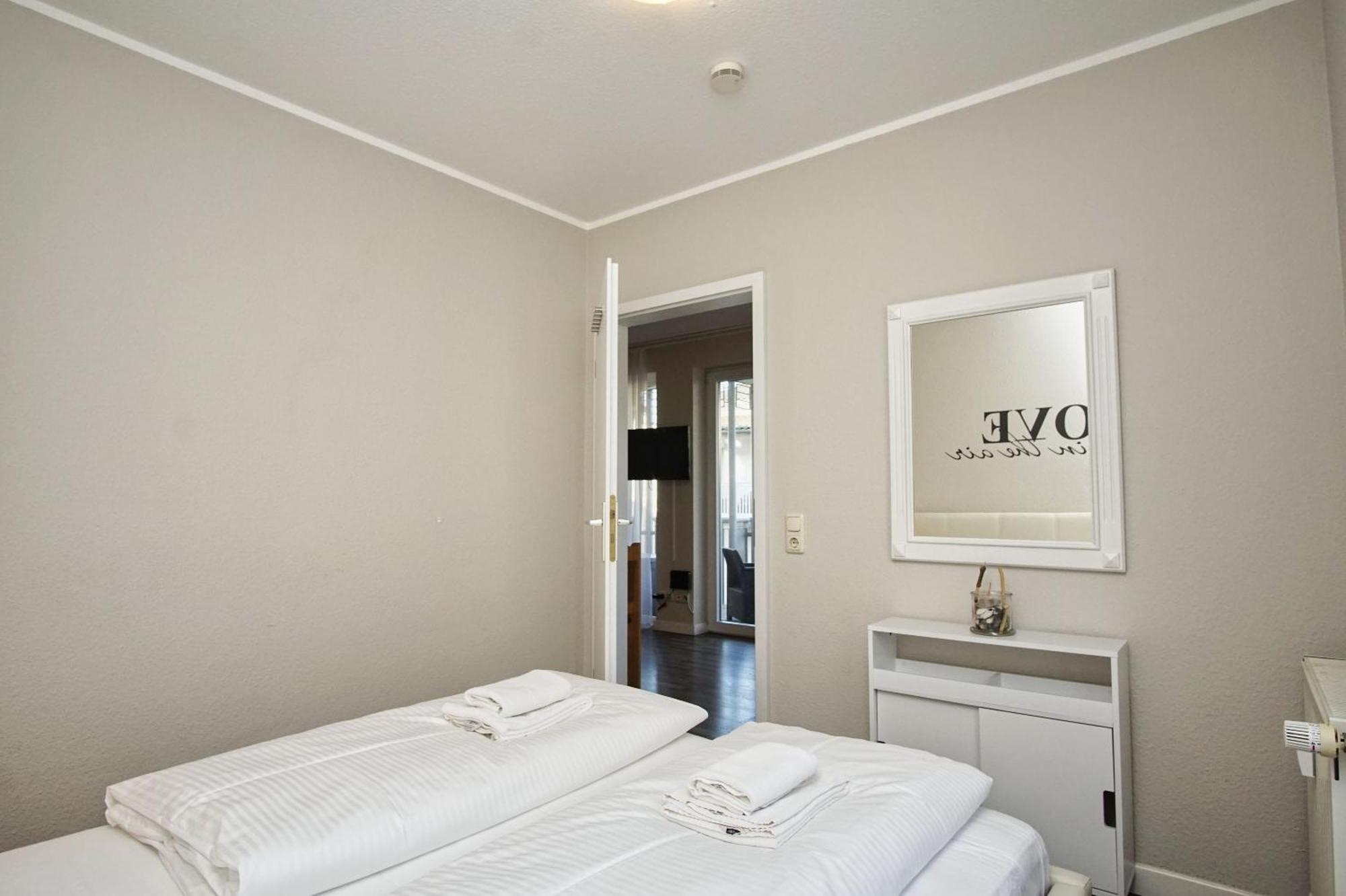 Zentrale Fewo Mit Balkon, Gratis Nutzung Vom Ahoi Erlebnisbad Und Sauna In Sellin - Villa Buskam Fewo 27 ゲーレン エクステリア 写真