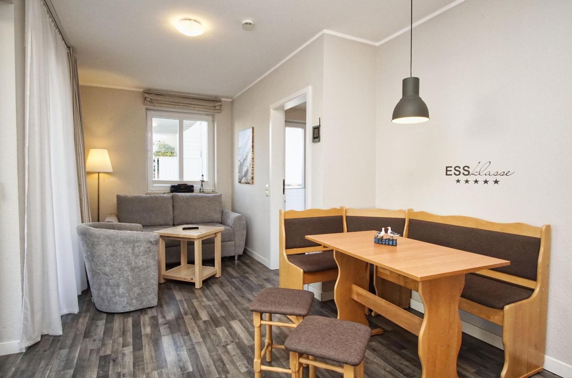 Zentrale Fewo Mit Balkon, Gratis Nutzung Vom Ahoi Erlebnisbad Und Sauna In Sellin - Villa Buskam Fewo 27 ゲーレン エクステリア 写真