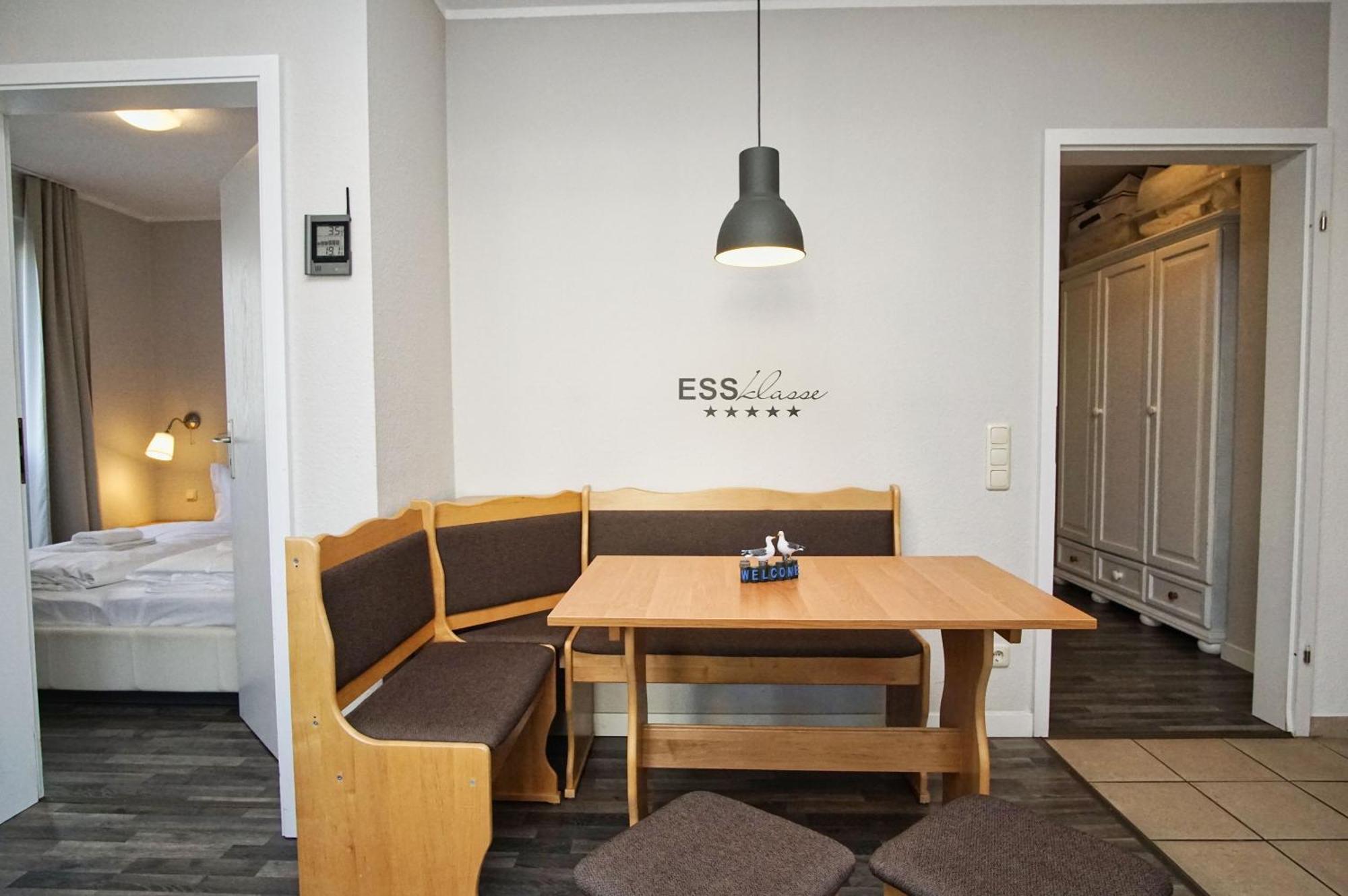 Zentrale Fewo Mit Balkon, Gratis Nutzung Vom Ahoi Erlebnisbad Und Sauna In Sellin - Villa Buskam Fewo 27 ゲーレン エクステリア 写真